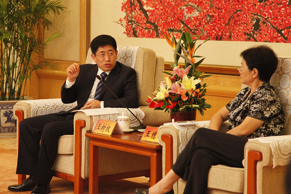 深圳市委副书记王穗明会见哈工大党委书记王树权一行
