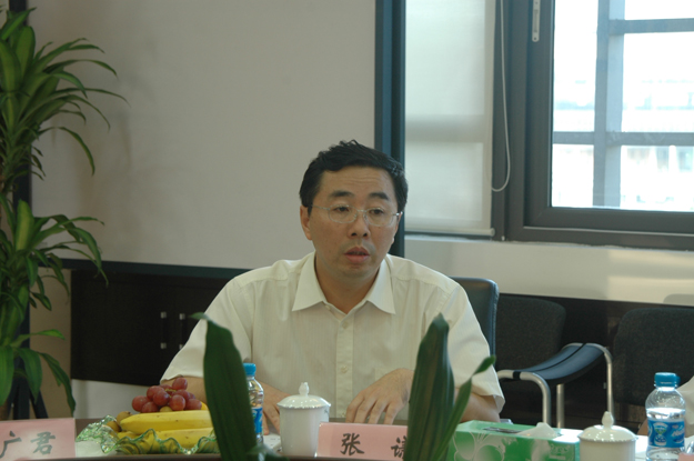 深圳市人事局专技处处长张谦致辞