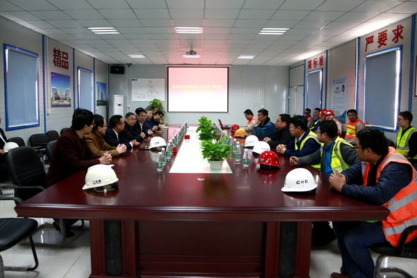 校区领导慰问新校区扩建项目工地一线工人