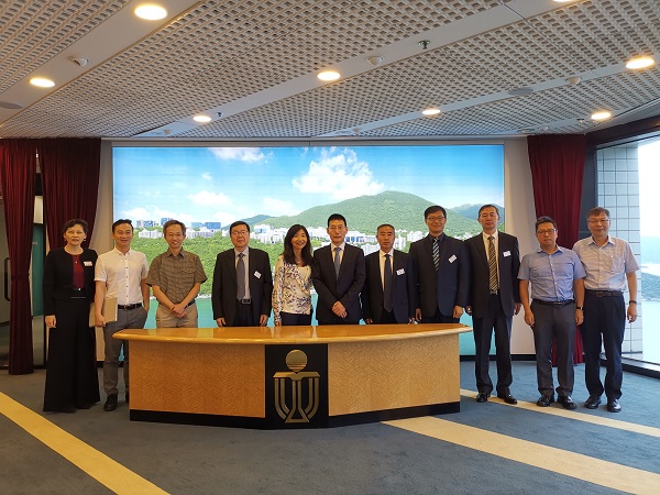 3.代表团于香港科技大学座谈合影留念.jpg