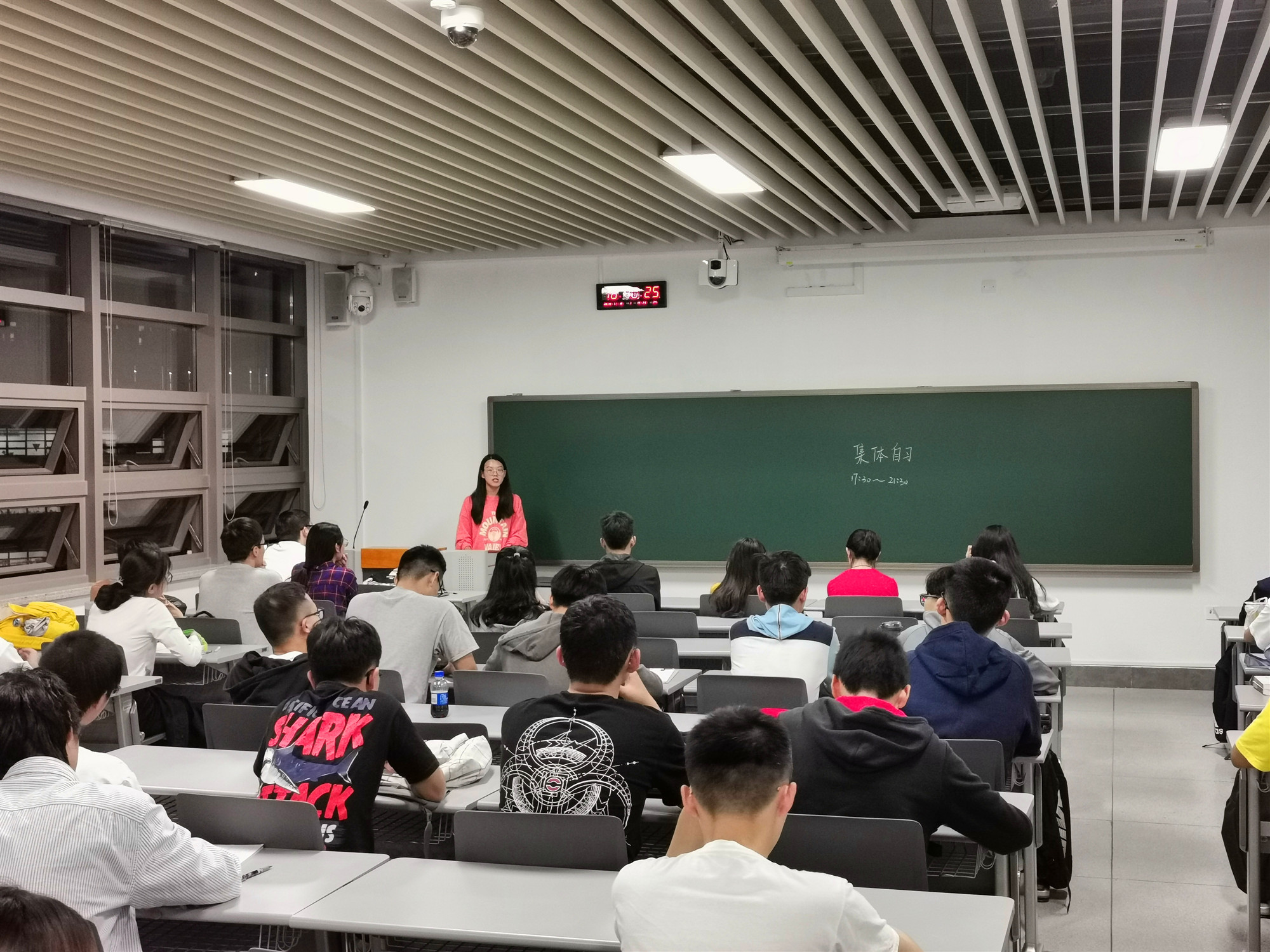 党员代表发言.jpg