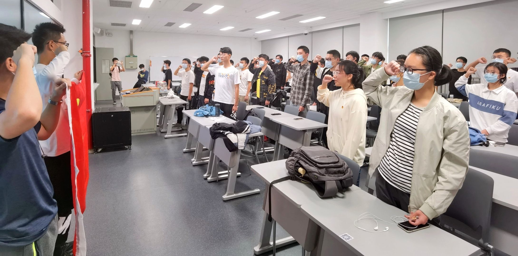 2021级7班团支部团日活动照片-誓词.jpg