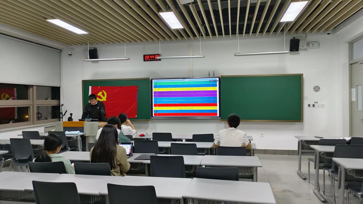黄志超同志进行防诈骗警示教育.png