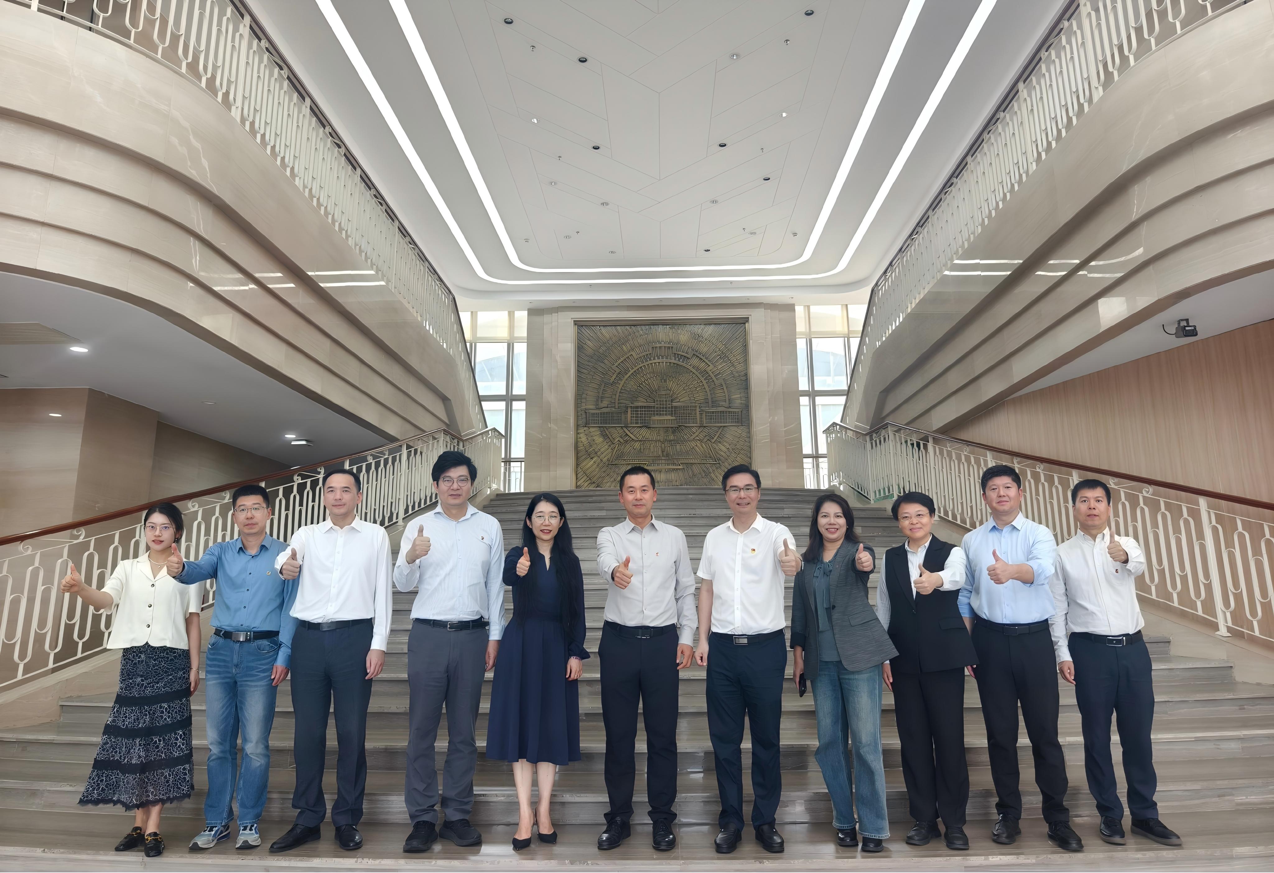 1762392841693079095.jpg 电投数科 主楼合影.jpg