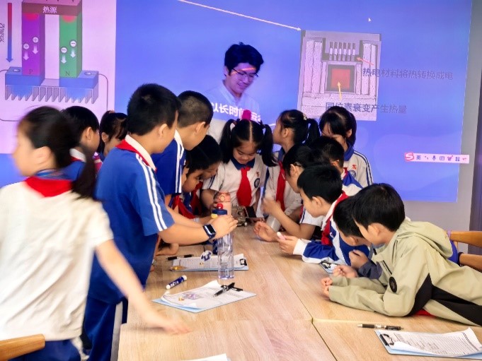 1746779674444031492.jpg 02.jpg