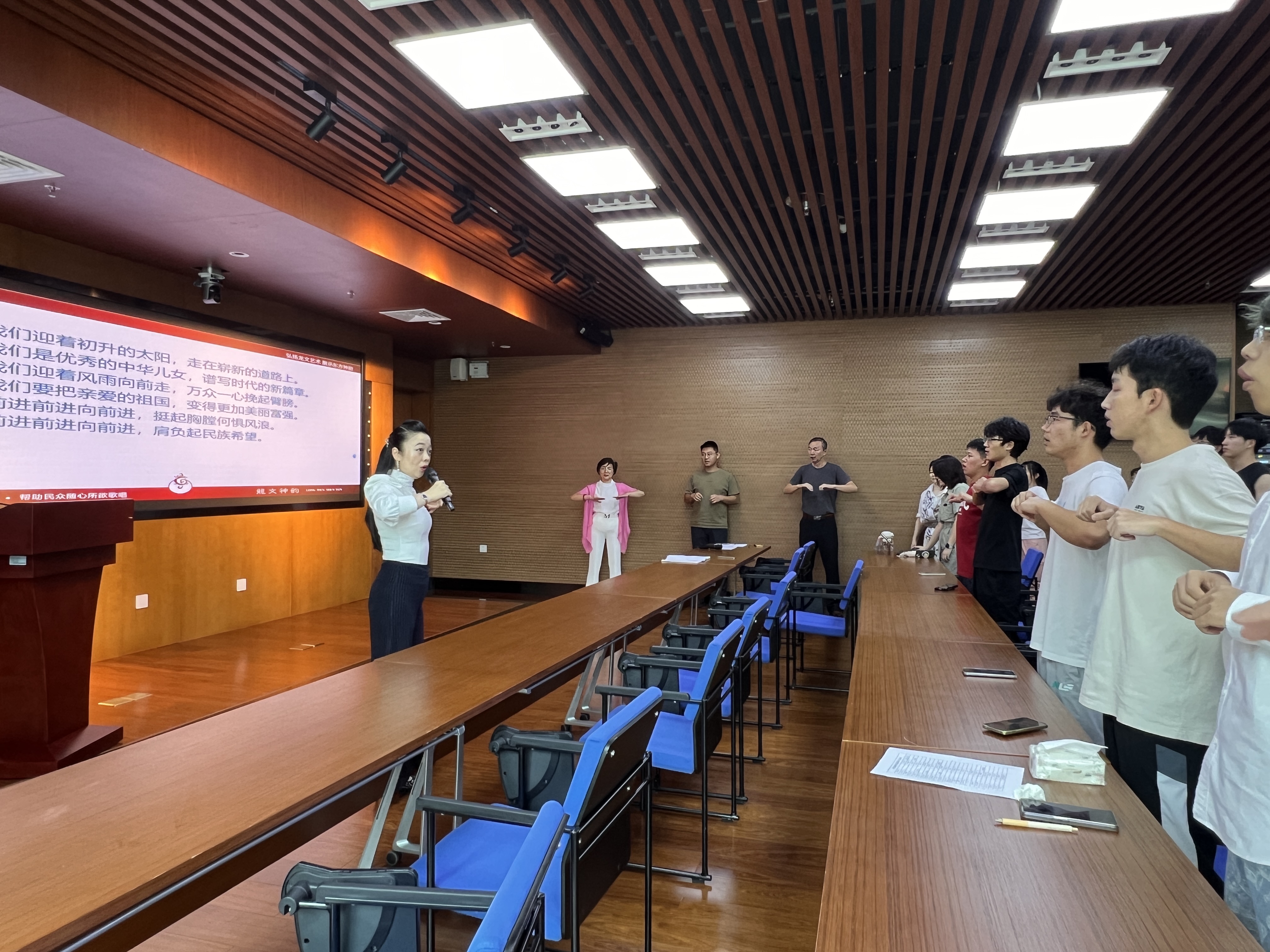 1700723386217022730.jpg 唱歌3.jpg