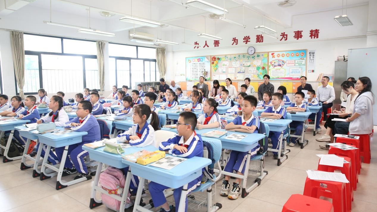 1744531274880052309.jpg 2.jpg