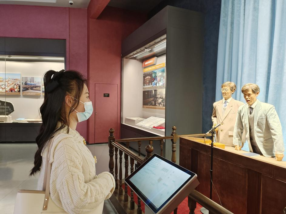 1679988881757071495.png 支部党员参观展览“走在前列 当好窗口”.png