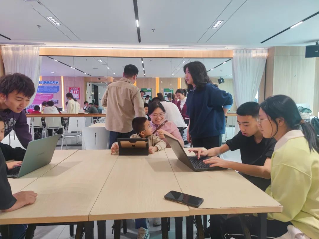 1741875118393034546.jpg 1741875118393034546.jpg