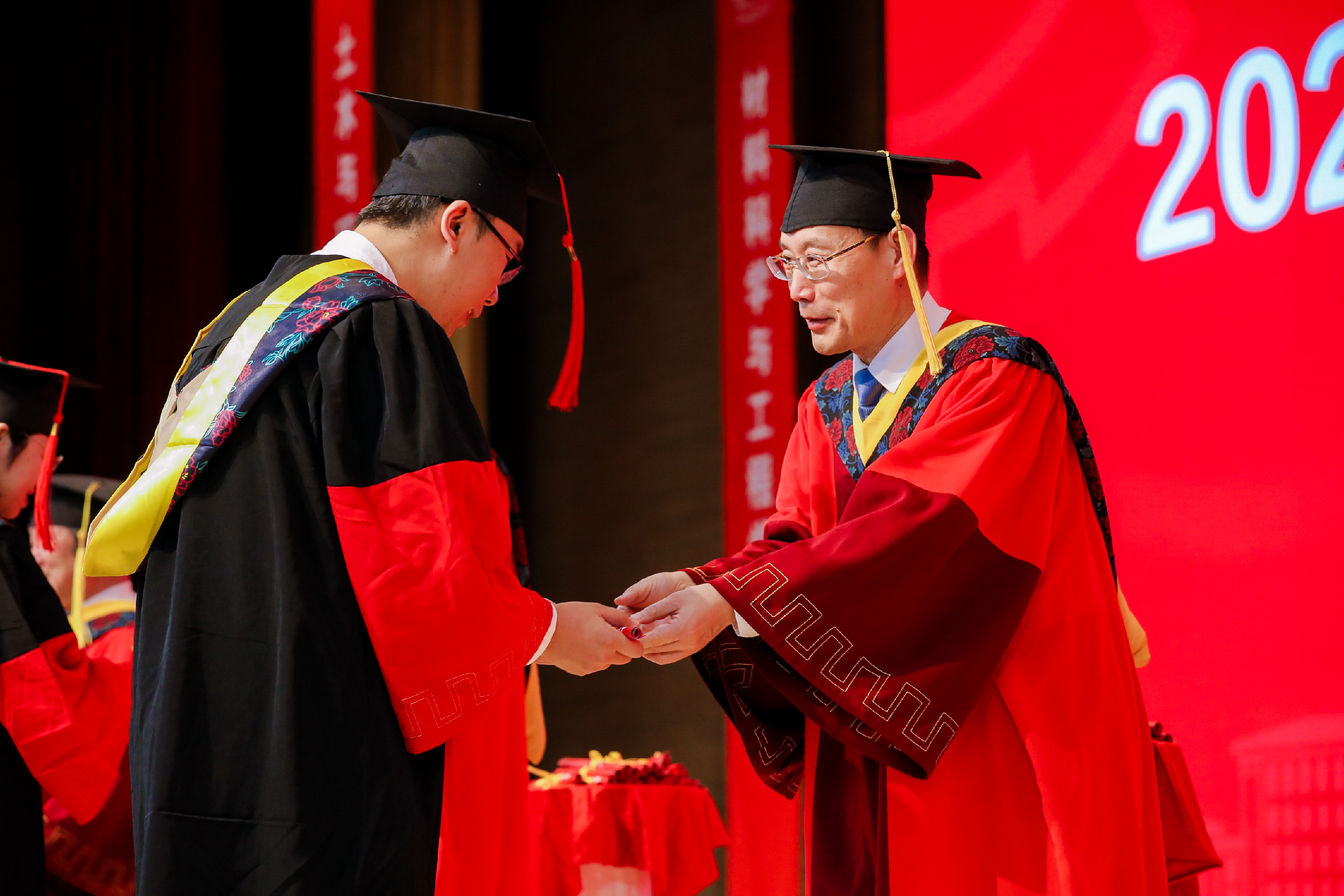 1640766665544088716.jpg 为博士生4.jpg