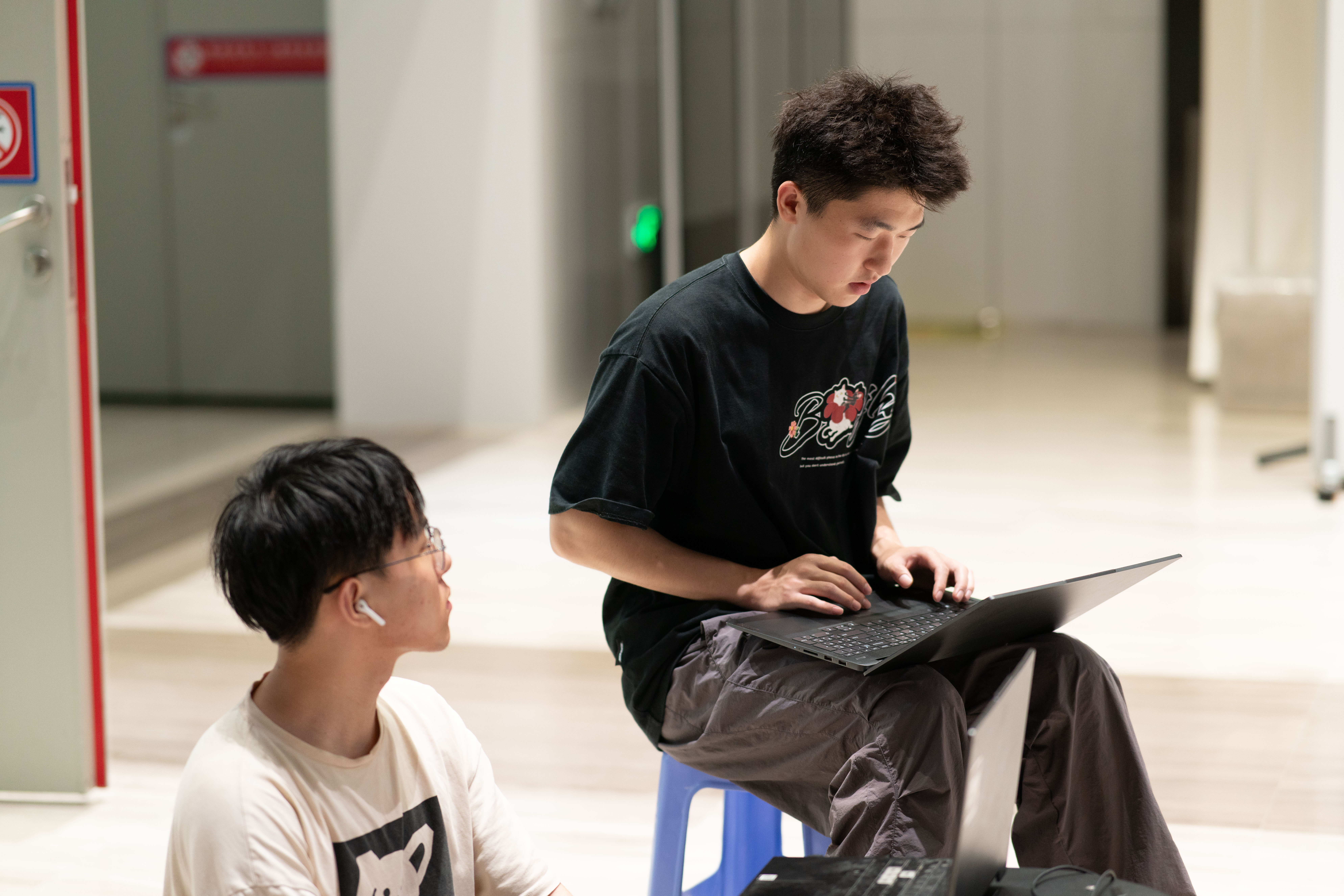 1714446034006008190.jpg 25.jpg