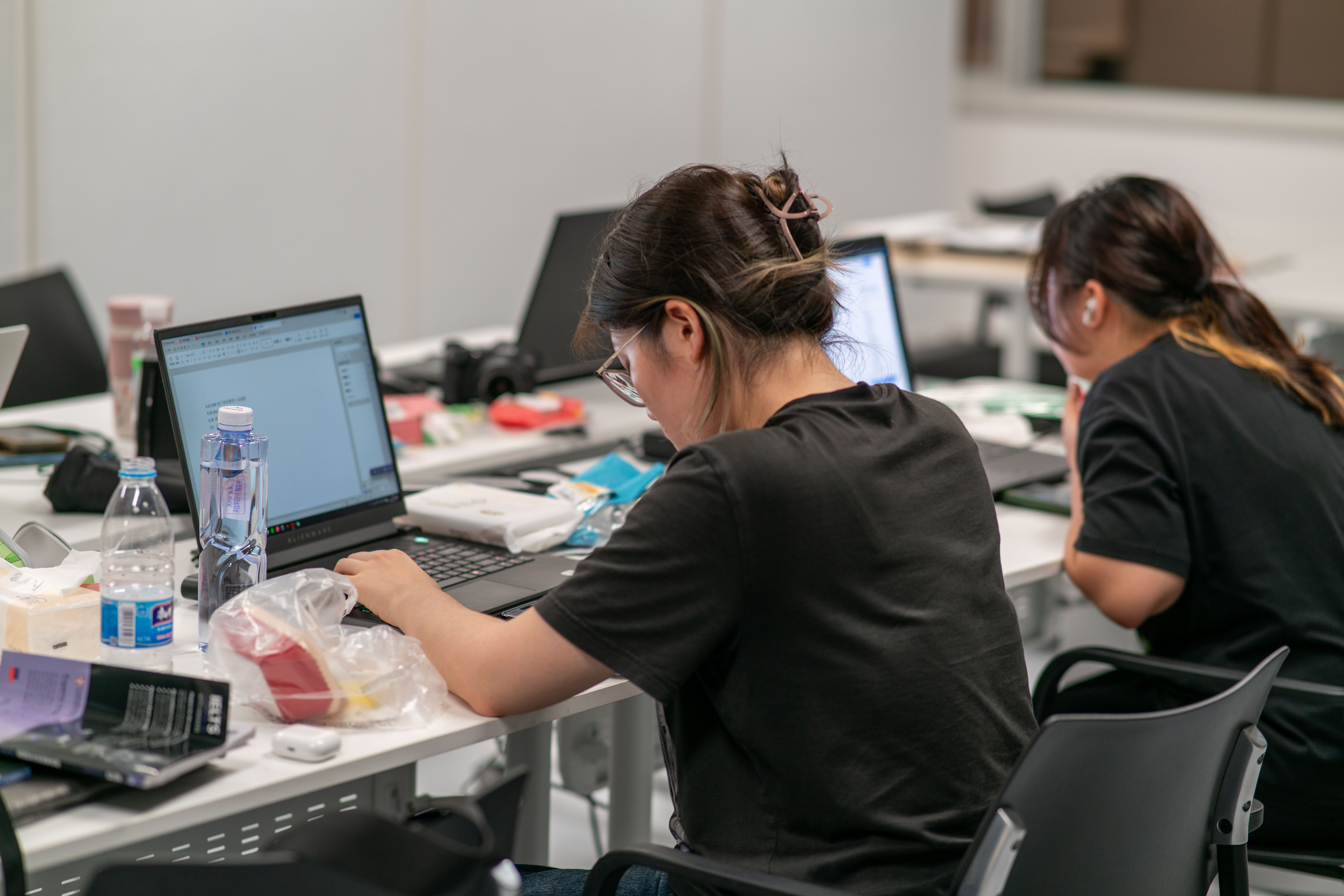 1714445877940018310.jpg 24.jpg