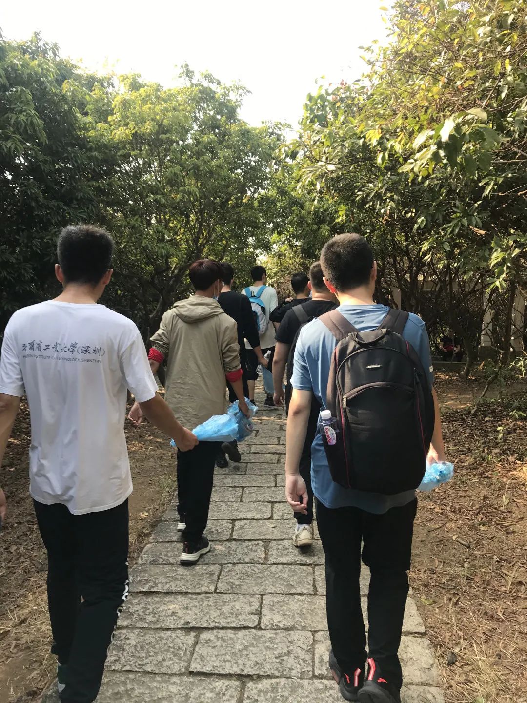 1614943886943087167.jpg 5.jpg