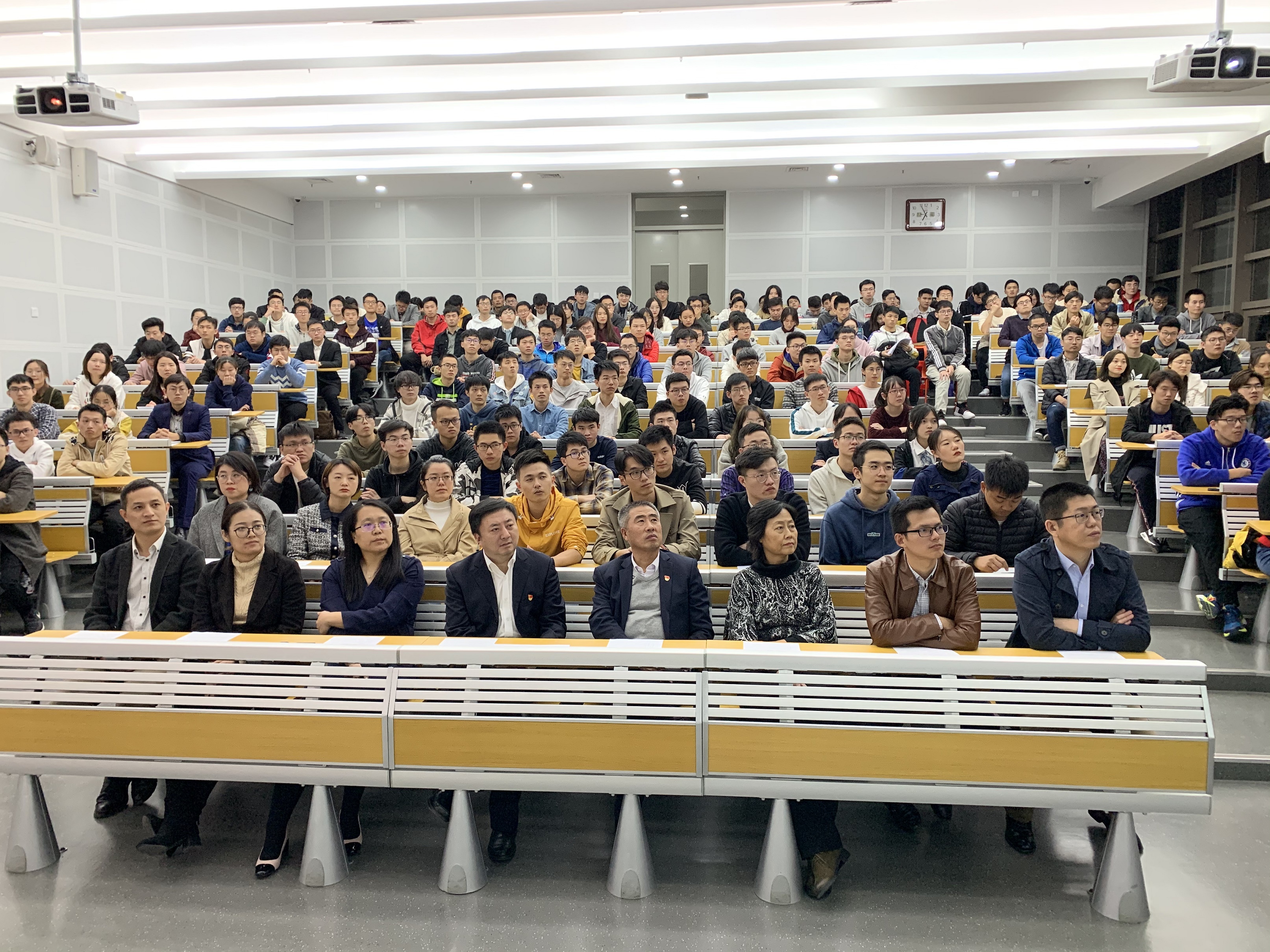 1576027734452060922.jpg 18.jpg