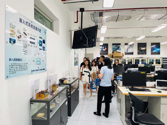 1689673333457028771.png 3.png