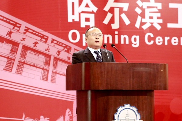 1505205379435091277.jpg 校友代表发言.jpg