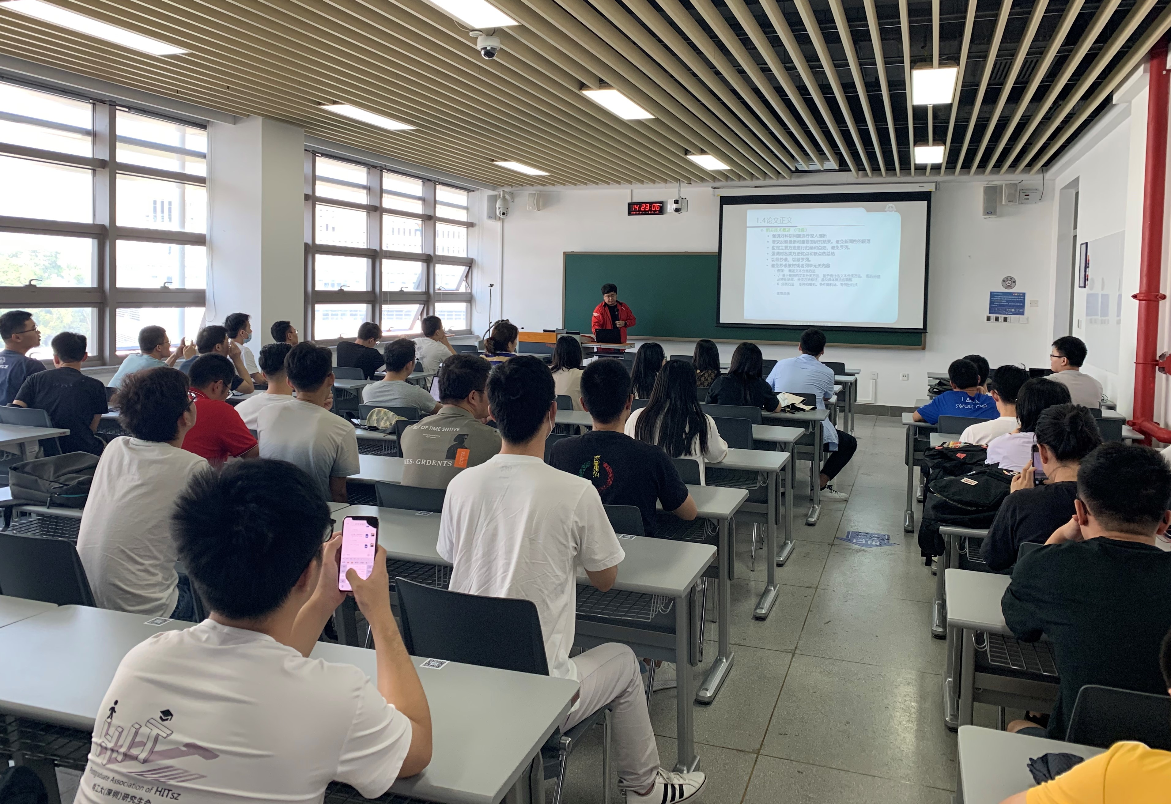 讲座现场.jpg