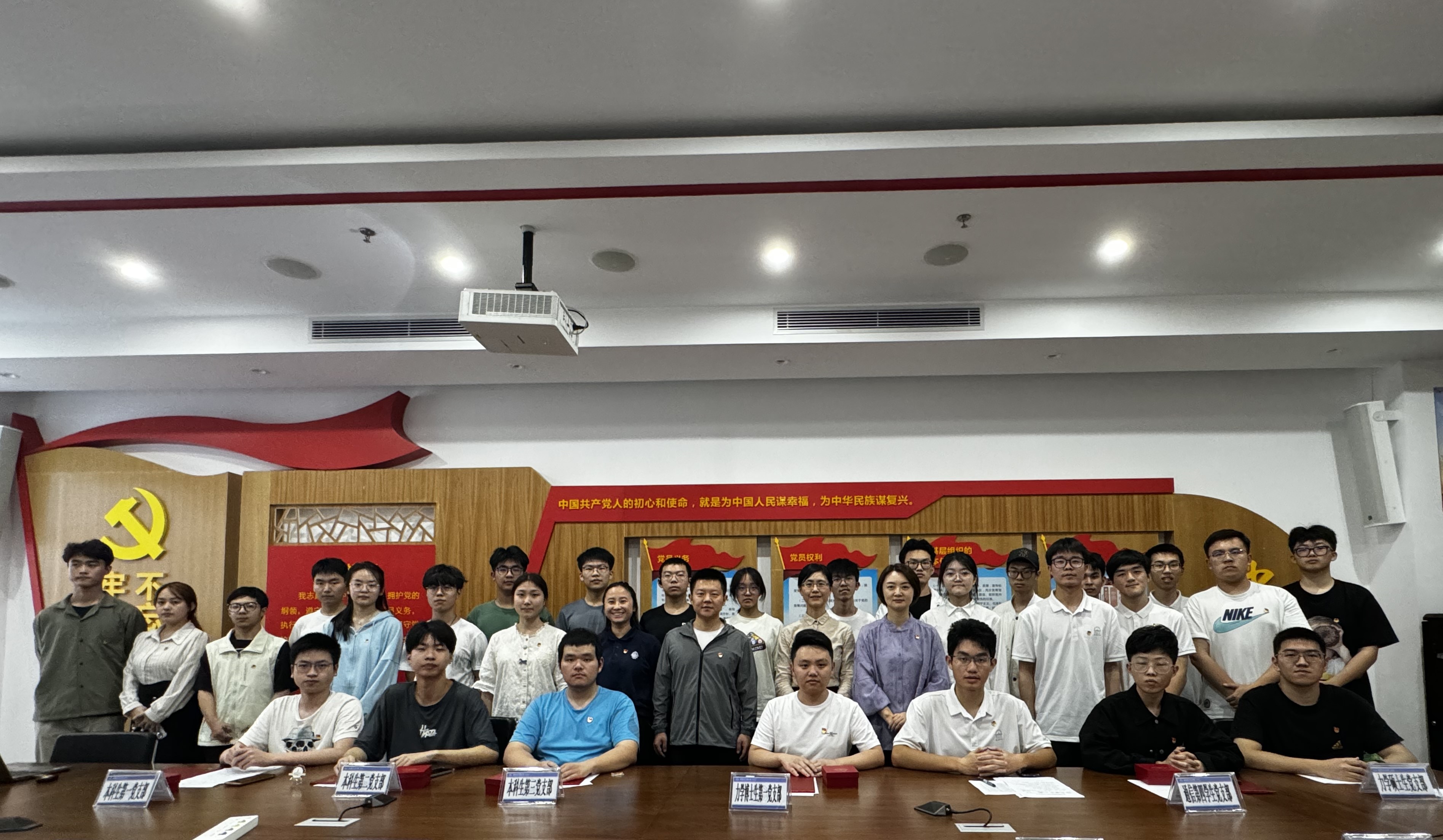 1712743236933068908.jpg mmexport1712547954051.jpg