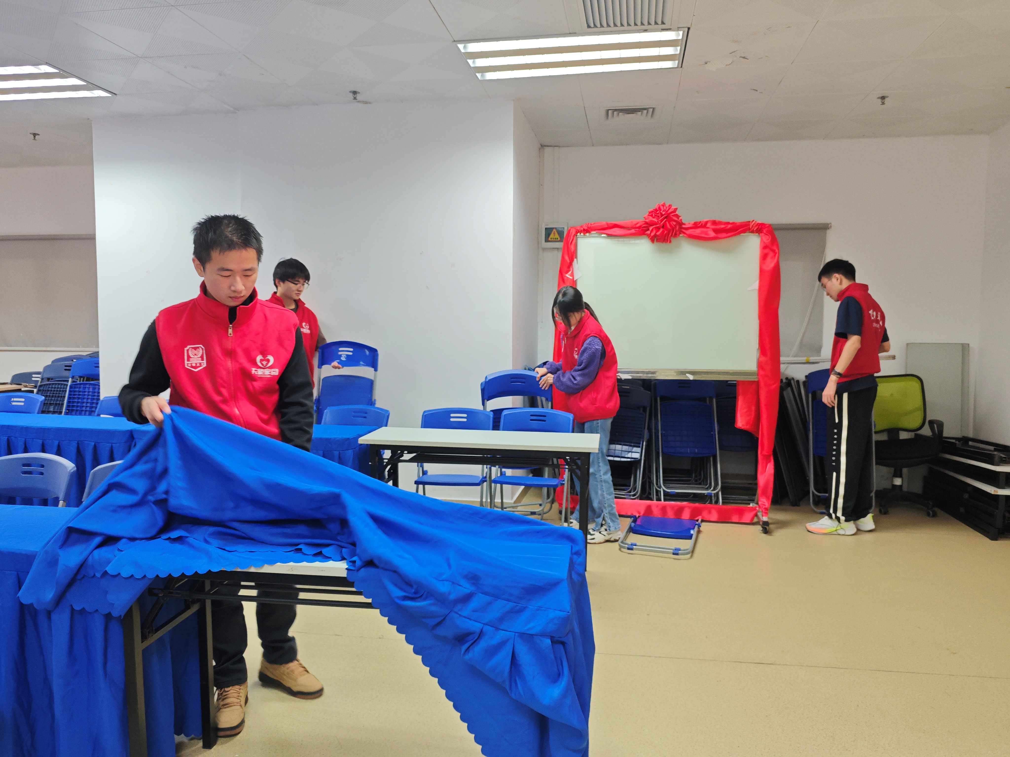 1740189790115029901.jpg 2.jpg