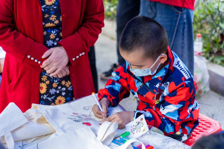 图六 环保袋绘制.png