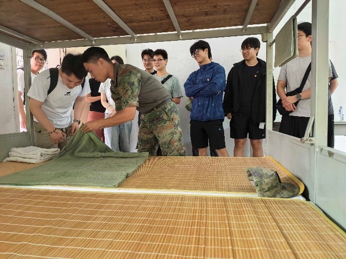 1749006526139064269.jpg 02.jpg