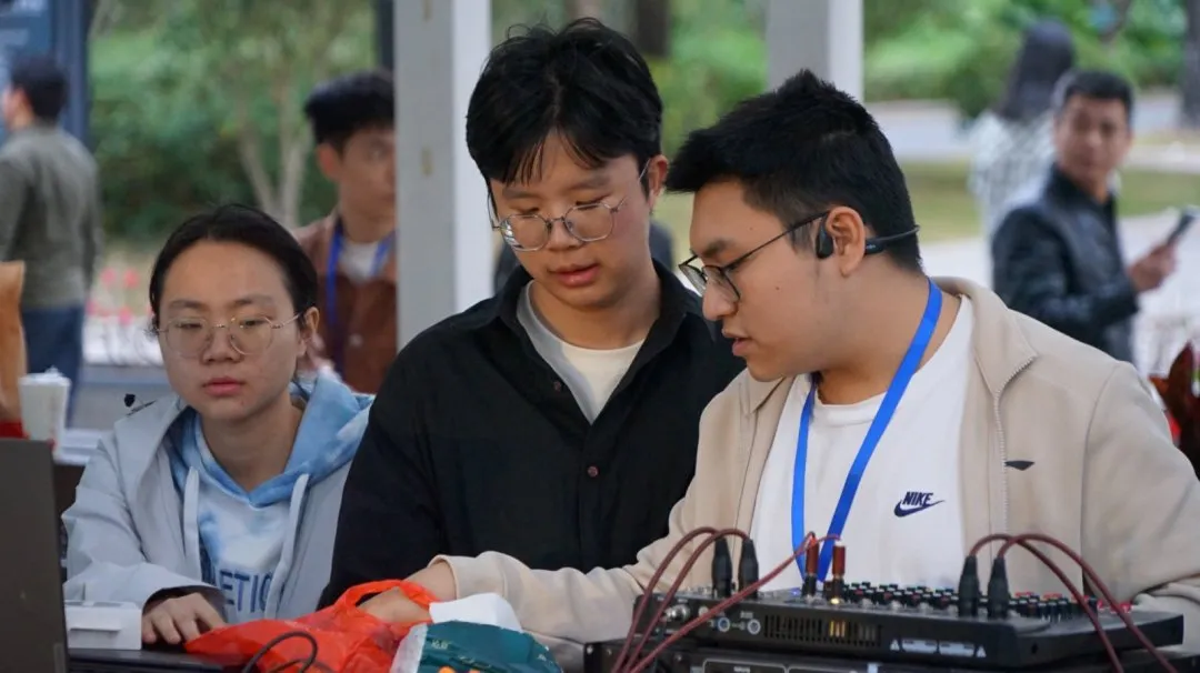 1742887090411048604.png 1742887090411048604.png