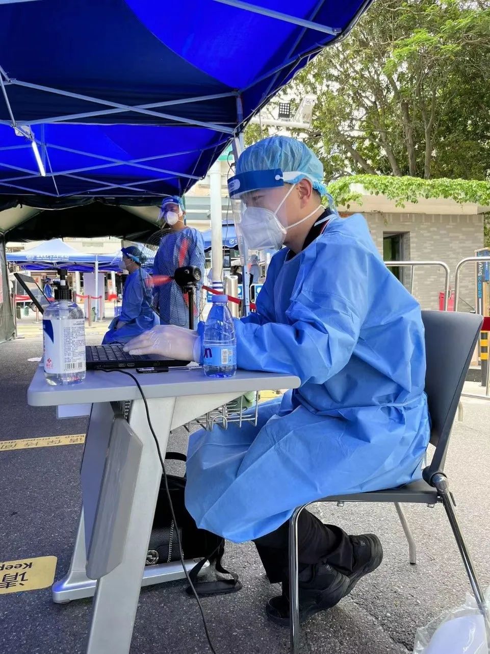 1672217740590026644.jpeg 刘尊佳在迎新现场.jpeg