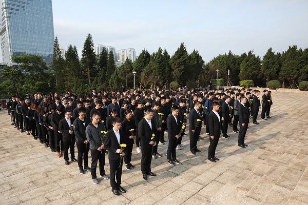 1554770942988051718.jpg 默哀三分钟 (3).jpg