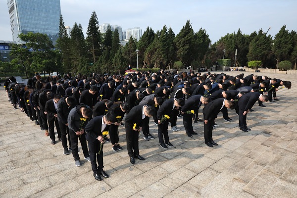 1554770949332083942.jpg 默哀三分钟 (4).jpg